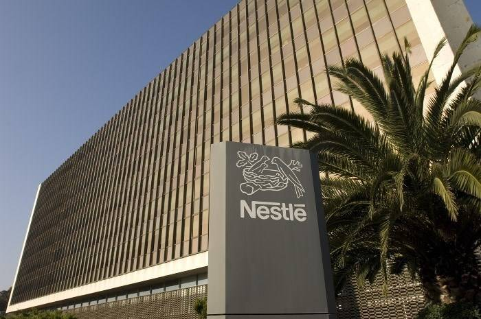 Nestlé confiesa que la mayoría de sus alimentos no son saludables y agita el plan anti-empresas de López-Gatell