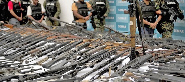 Tráfico de armas a México deja 250 mdd a fabricantes de EU