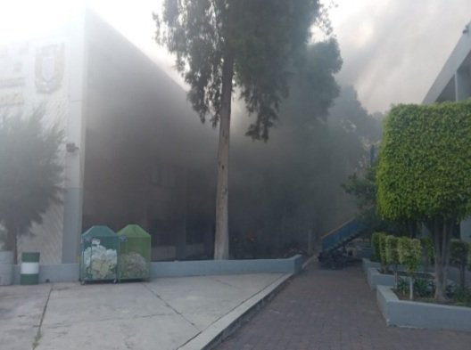 Explosión en laboratorio de la FES ZARAGOZA deja 3 lesionados