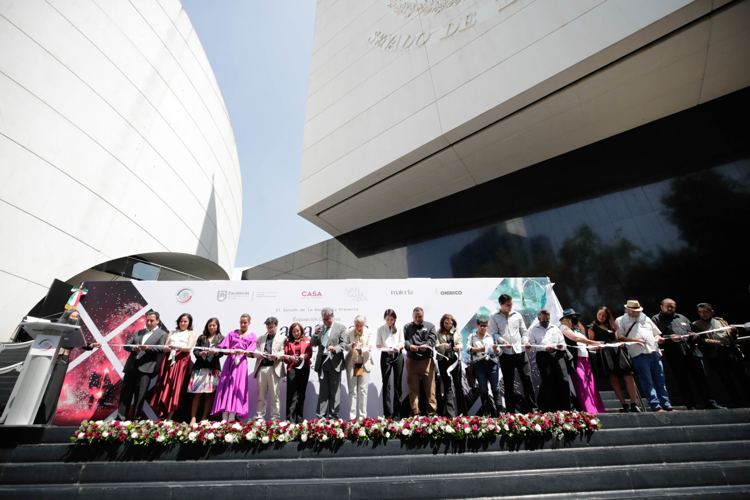 Inaugura el senador Ricardo Monreal exposición fotográfica, “Zacatecas tierra de artistas”