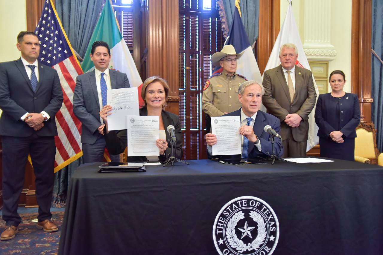 Gobernadores de Chihuhua y Texas  firman acuerdo para frenar inspecciones a transporte