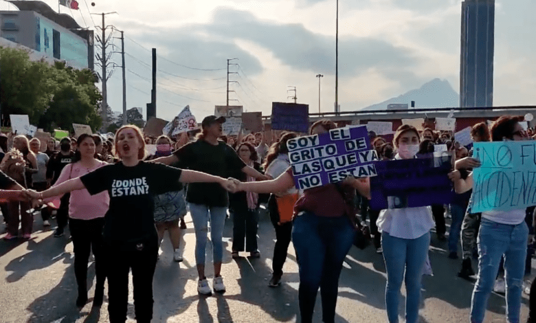 Protestas frente a la fiscalía de Nevo León por mujeres desaparecidas