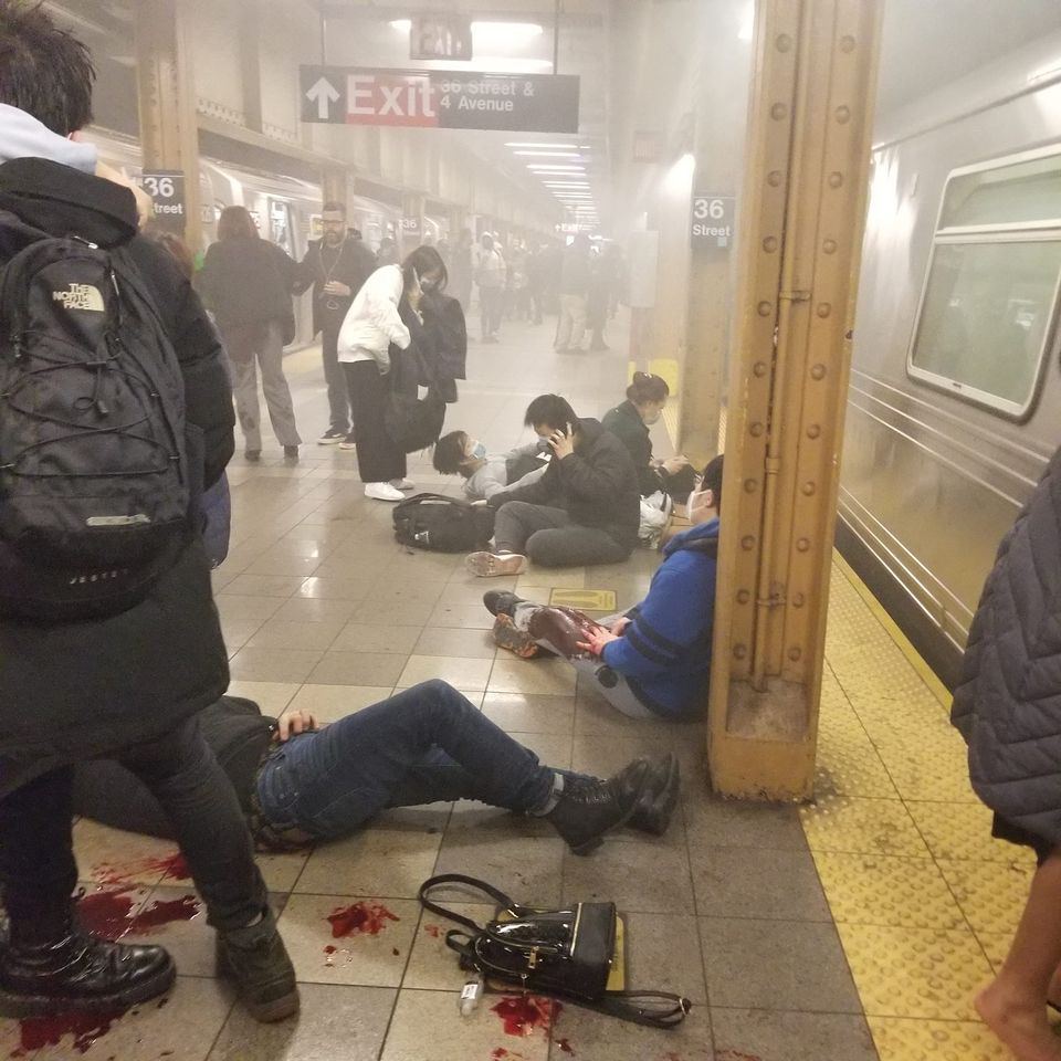 Tiroteo en Metro de Nueva York deja varios heridos