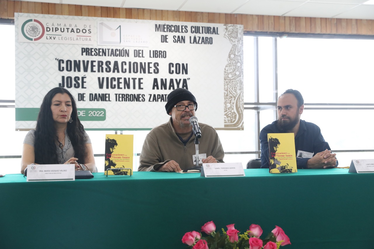 Presentan en el Espacio Cultural de San Lázaro el libro “Conversaciones con José Vicente Anaya”