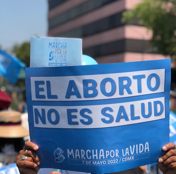 Marchan en la CDMX en contra de la legalización del aborto