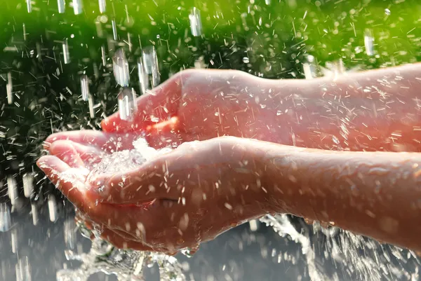 ¿Por qué ya no se puede beber el agua de lluvia?