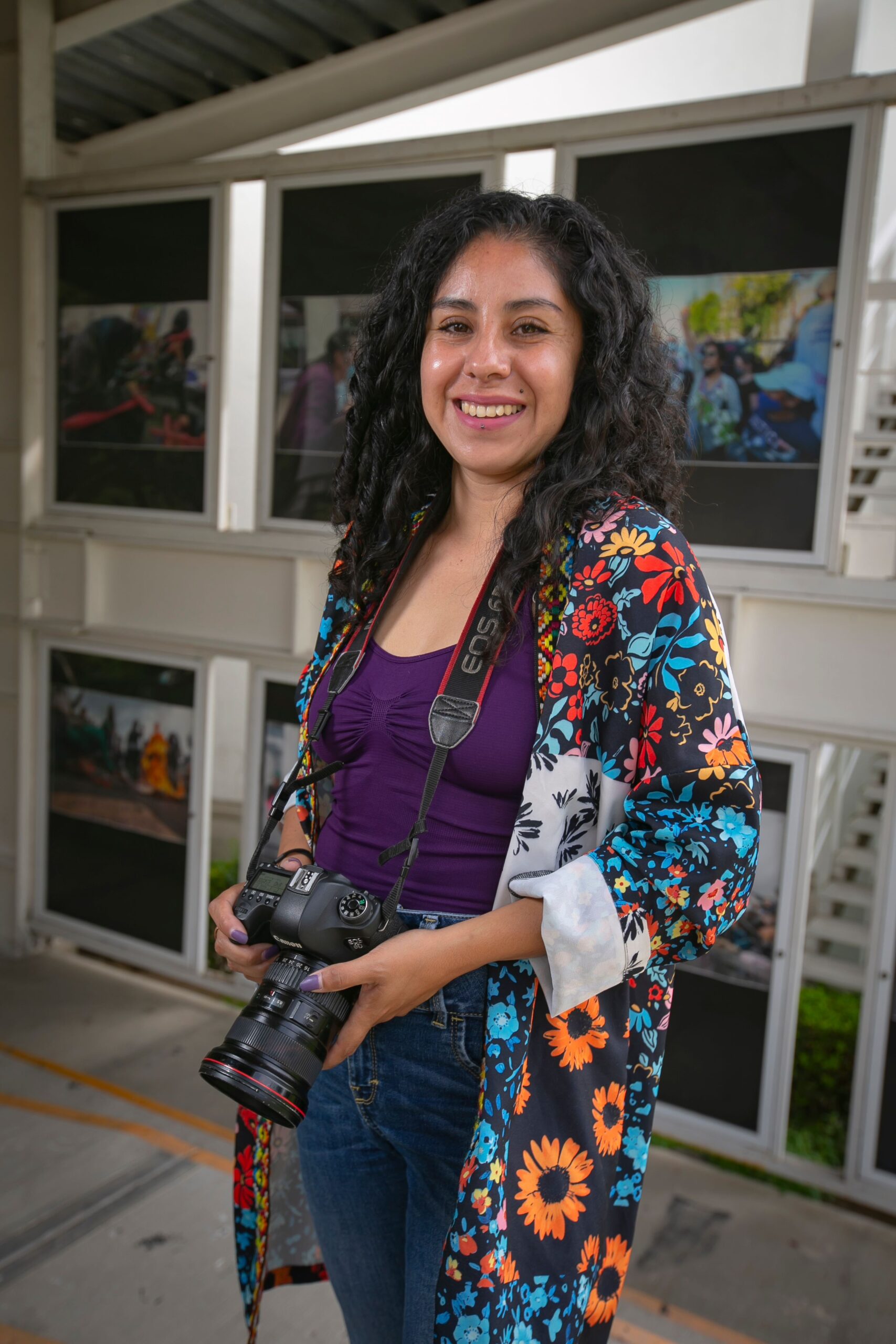 Tania Contreras, fotoperiodista egresada de la UAEMéx, ha logrado romper estereotipos de género