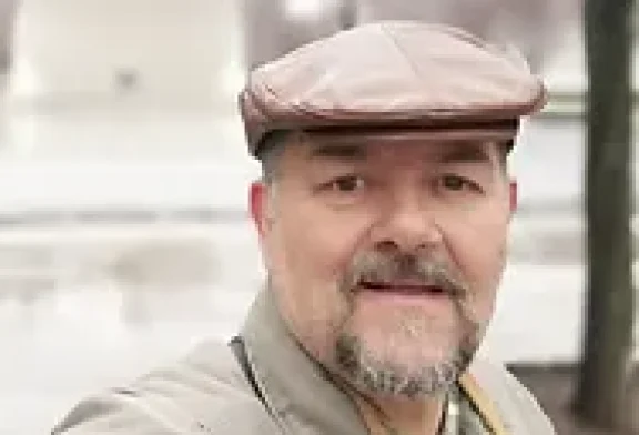 Cultura Impar: Con billetes, Musk tapa bocas