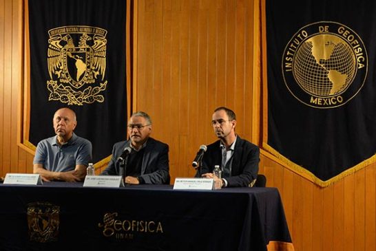 <strong>Sismólogos de la UNAM miden fondo oceánico para comprender tsunamis y prever terremotos</strong>