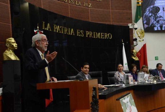 <strong>Enrique Graue recibe reconocimiento del Congreso mexicano</strong>