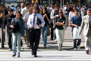 Saludo de paso: Chismes de pasillo