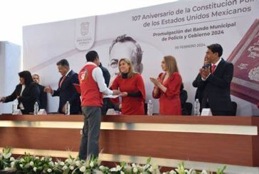 Ana Muñiz Neyra promulga el Bando municipal 2024 de San Mateo Atenco