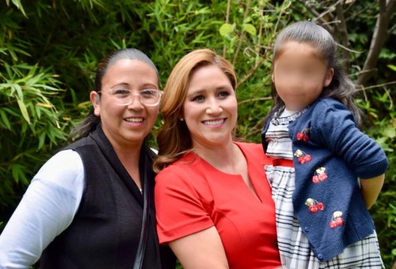 Ana Muñiz va por el desarrollo integral de las madres en San Mateo Atenco