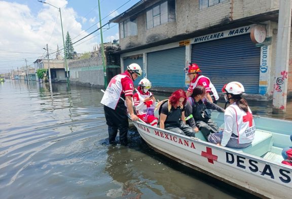 Brinda Cruz Roja Mexicana 2 mil 750 apoyos a la población afectada por inundación en Chalco