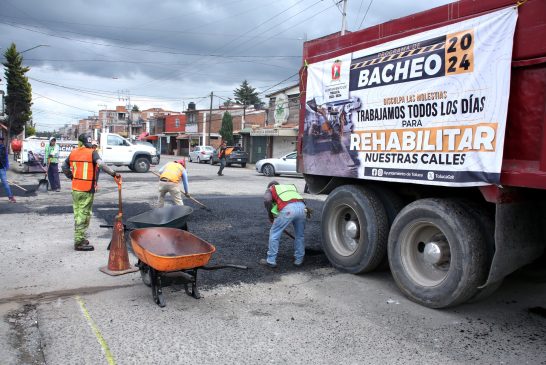 Sin detenerse bacheo en Toluca