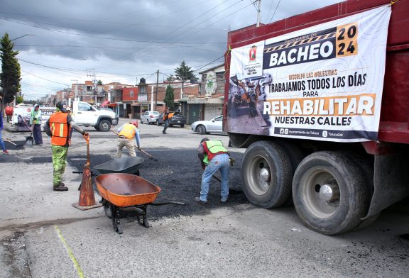 Sin detenerse bacheo en Toluca