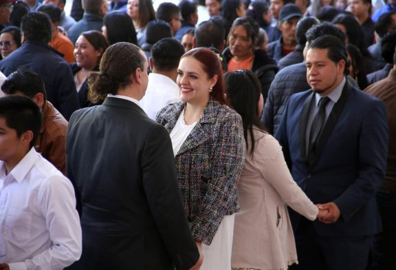 Éxito del DIF Toluca con la gala de 111 bodas comunitarias