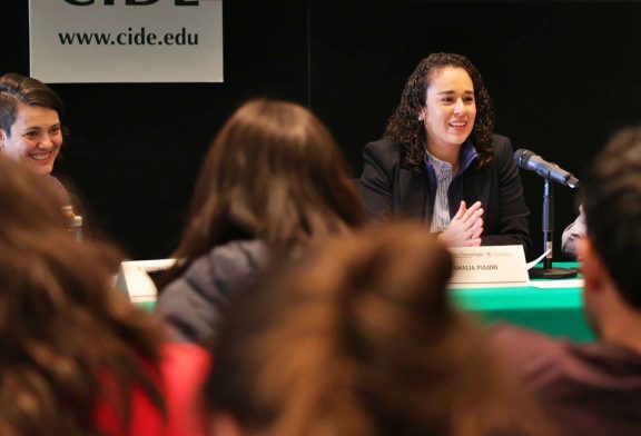 AMALIA PULIDO OFRECE CONFERENCIA EN EL CIDE