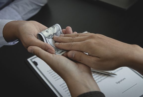 Cómo evitar fraudes migratorios en EE.UU.