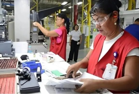 El error económico de Trump, criminalizar el corazón laboral