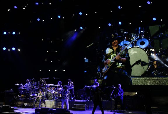 Starlite recibe a Carlos Santana 