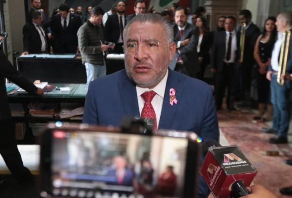 Horacio Duarte evade preguntas de diputados locales de oposición