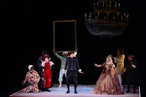 Els Joglars conquista Málaga: Ovación de gala y humor cervantino 